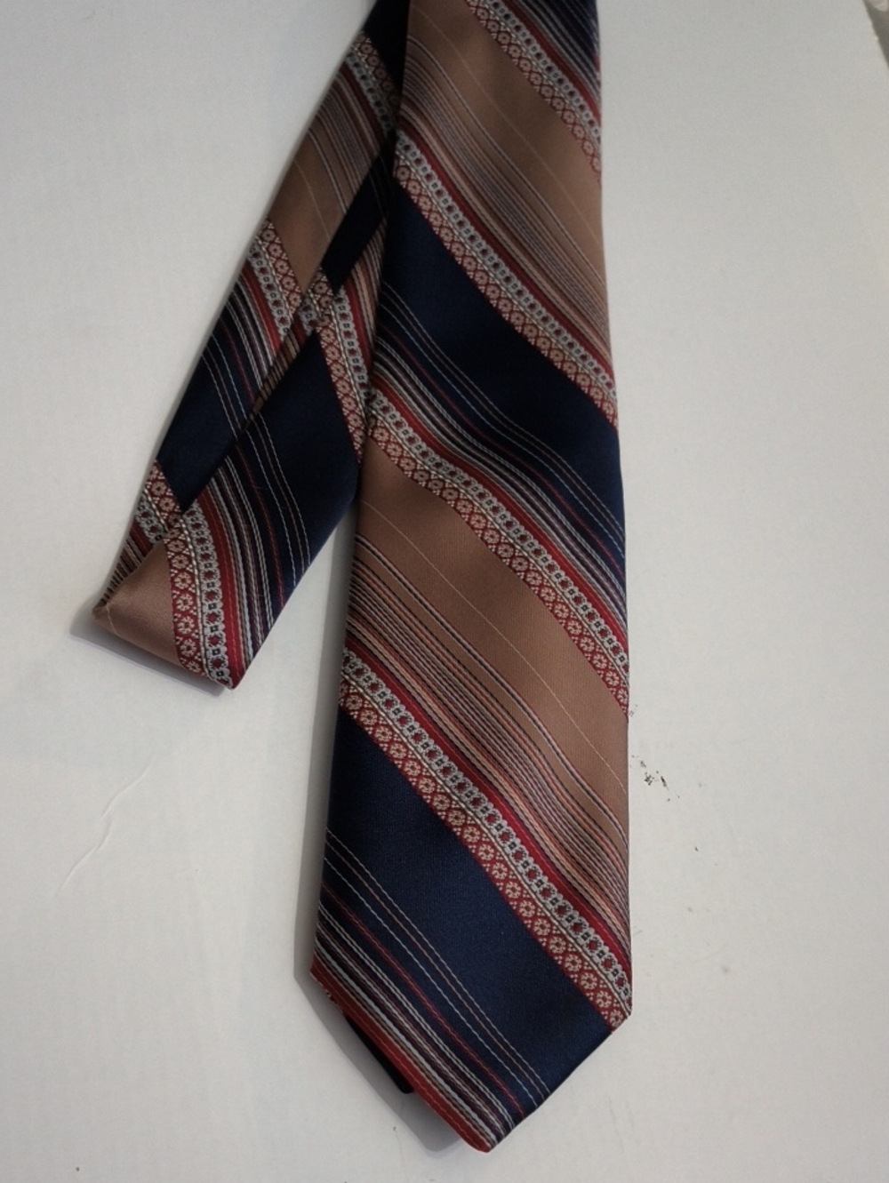 Classic Striped Men’s Tie in Navy and Brown